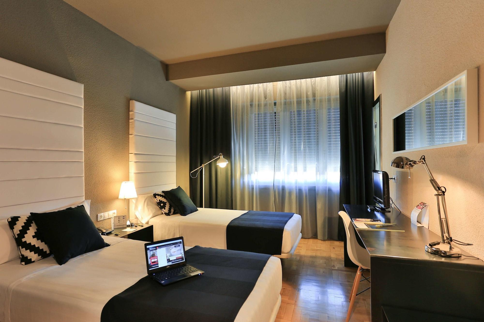 Habitus Hotel Leyre Pamplona Exterior photo