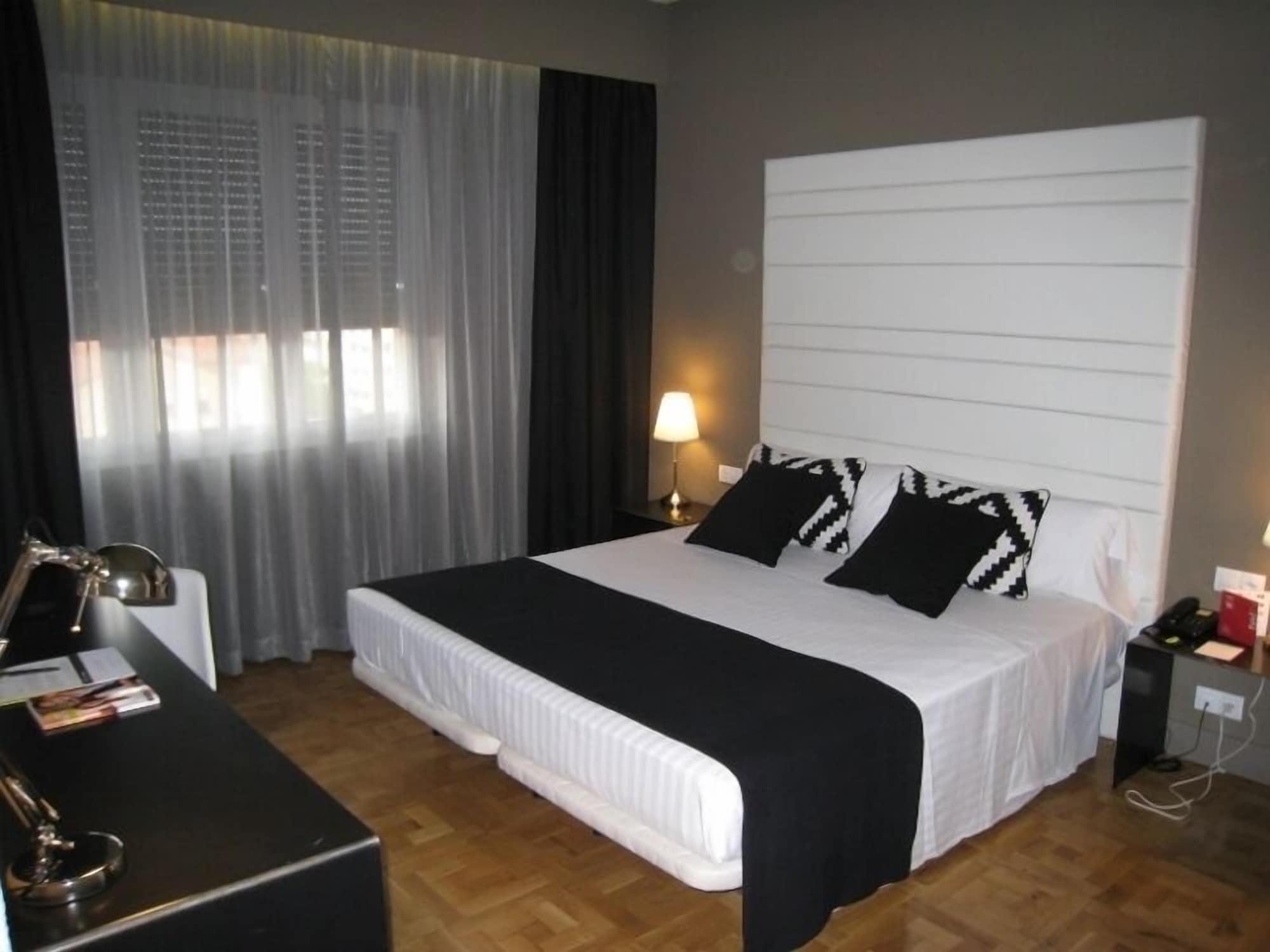 Habitus Hotel Leyre Pamplona Exterior photo